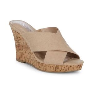 NWT CHARLES BY CHARLES DAVID Latrice Microsuede Wedge Sandals
